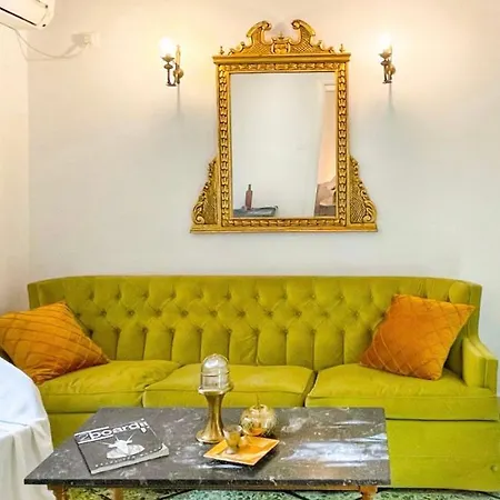 Kolonaki 2bd Apartment Athens